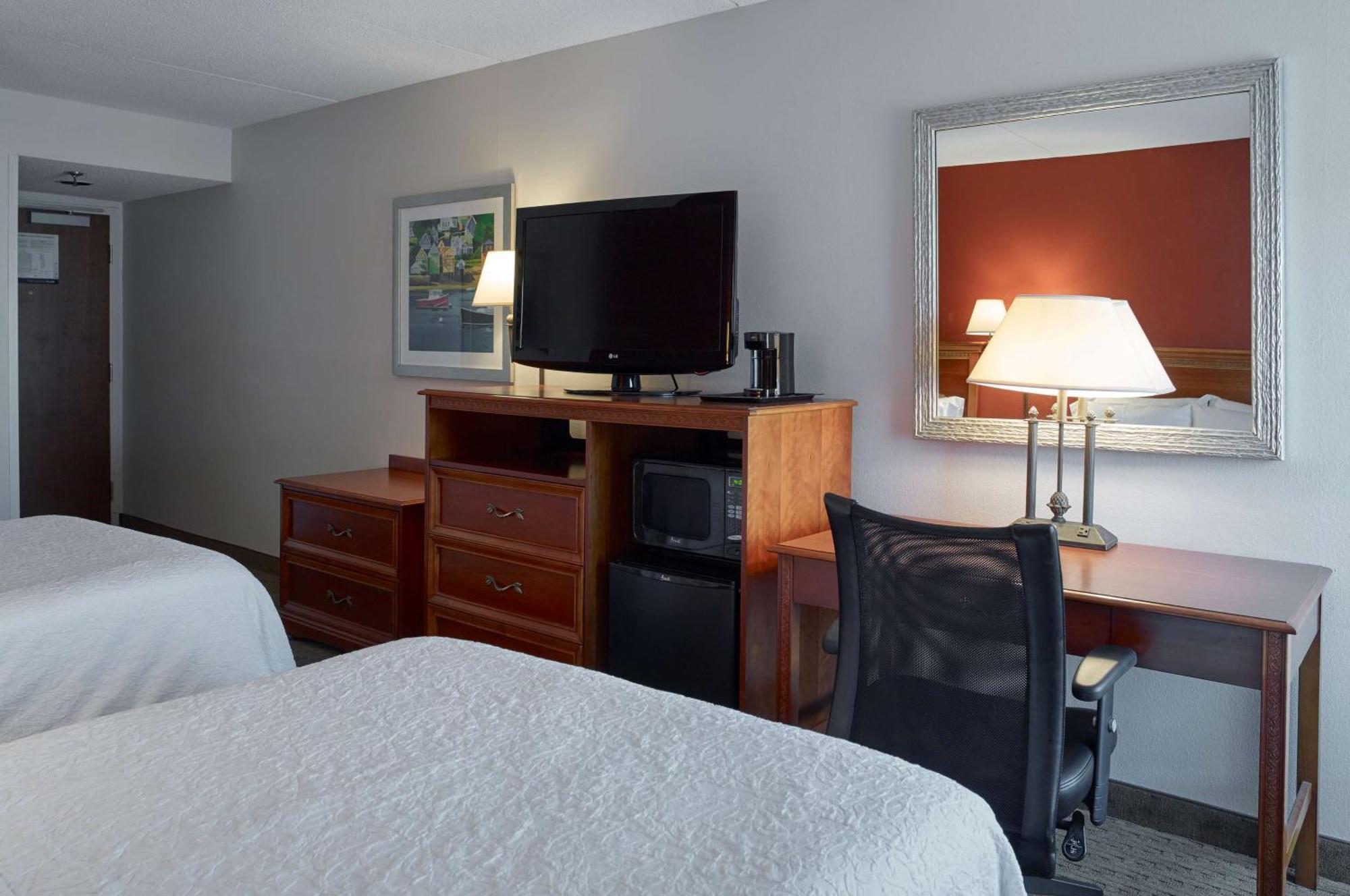 Hampton Inn Portland-Airport South Portland Exterior foto