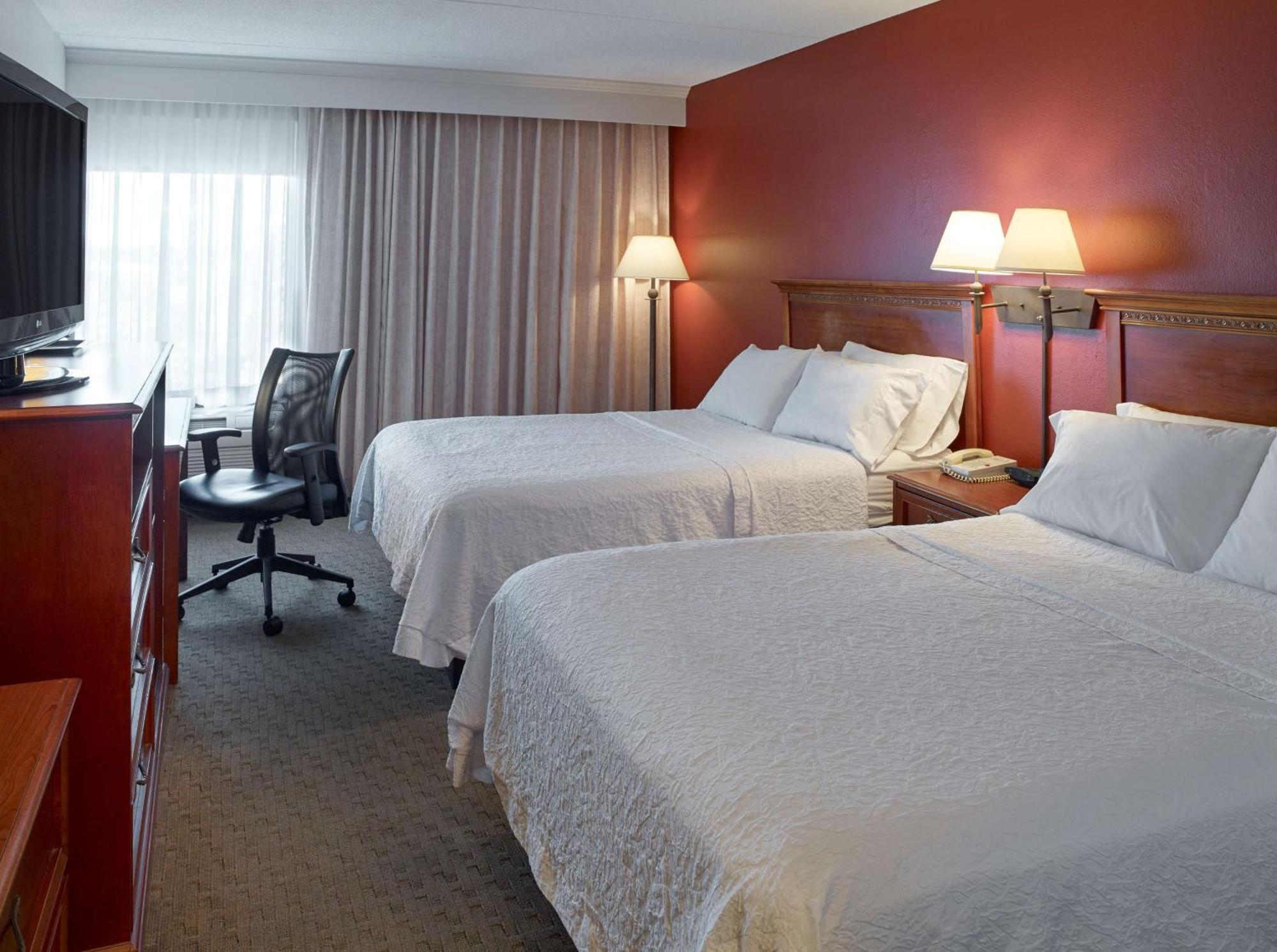 Hampton Inn Portland-Airport South Portland Exterior foto