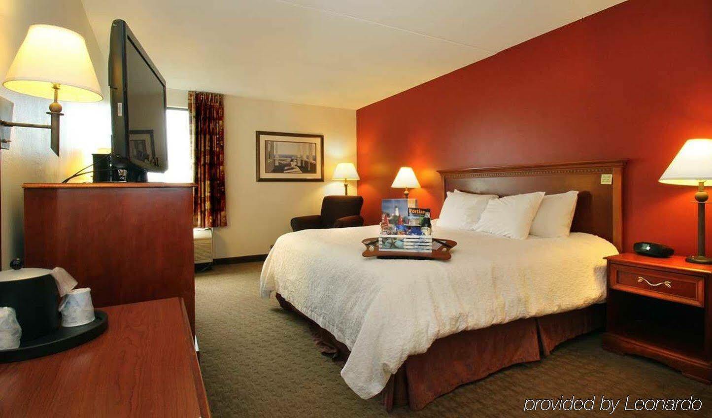 Hampton Inn Portland-Airport South Portland Exterior foto